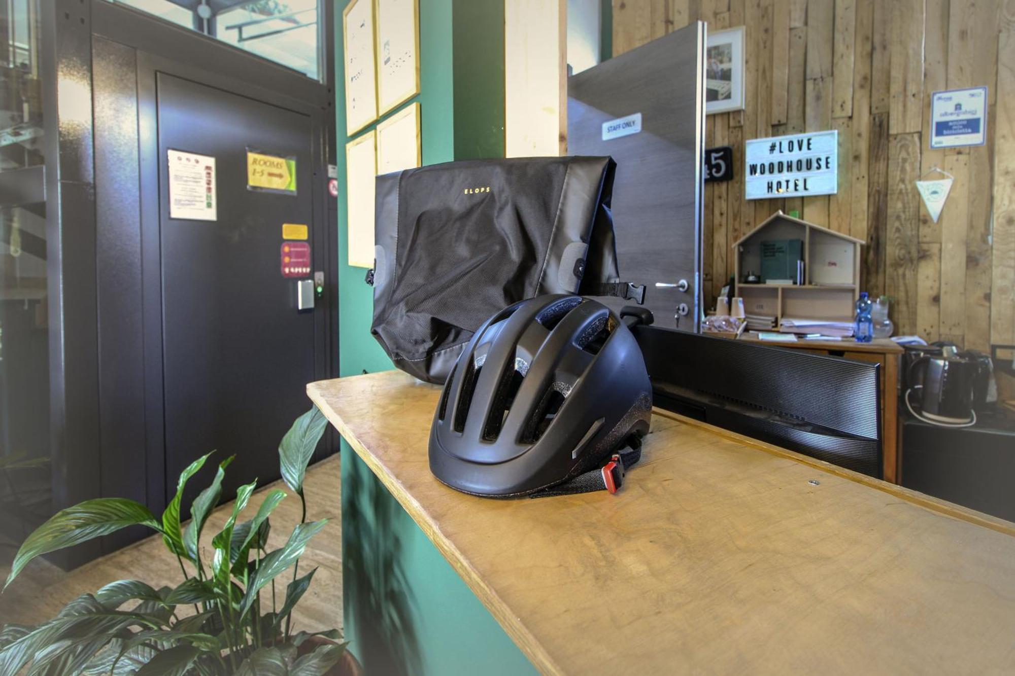 La Cordata Accommodation - Woodhouse Bike Hotel Cinisello Balsamo Εξωτερικό φωτογραφία