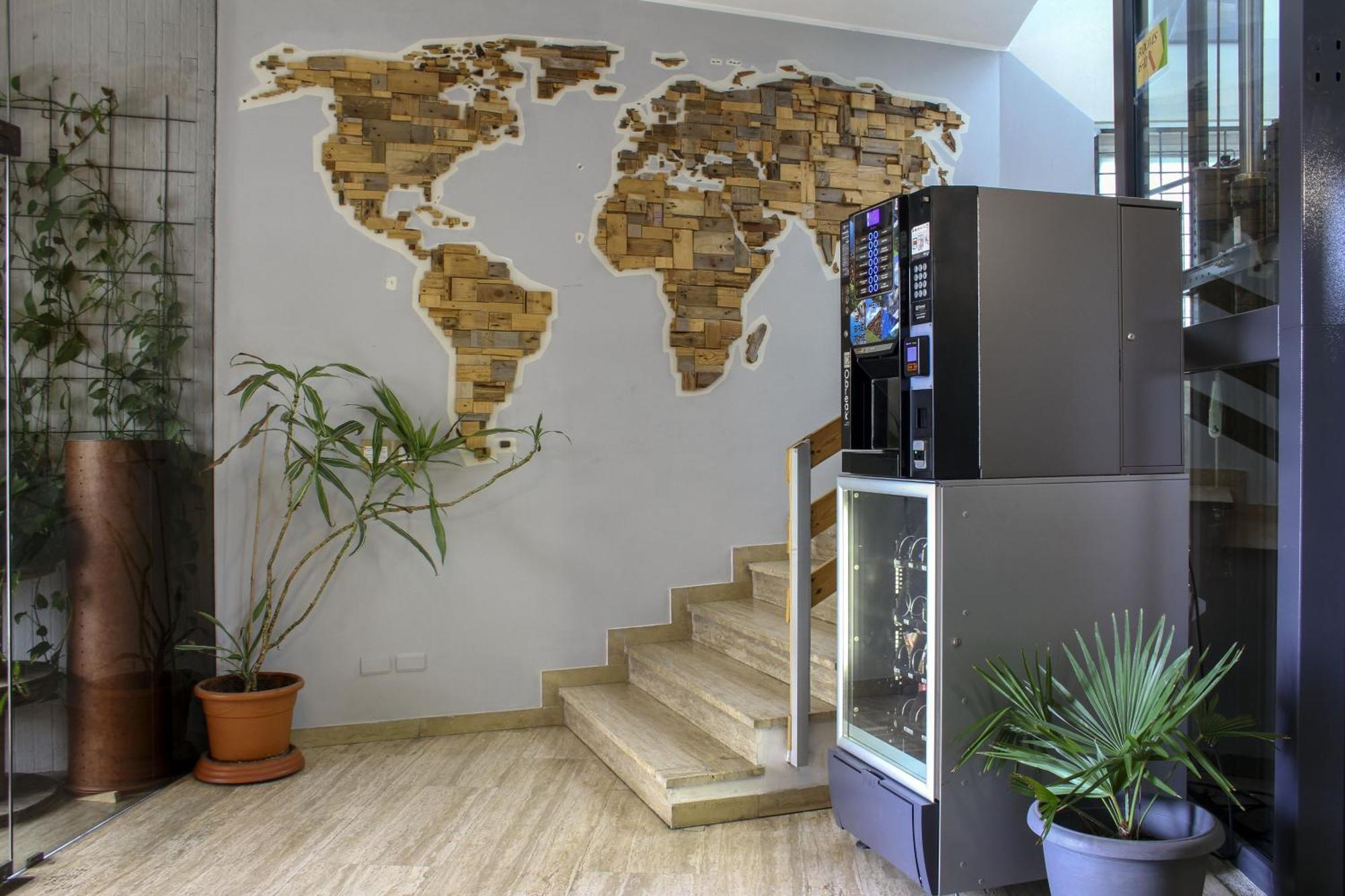 La Cordata Accommodation - Woodhouse Bike Hotel Cinisello Balsamo Εξωτερικό φωτογραφία
