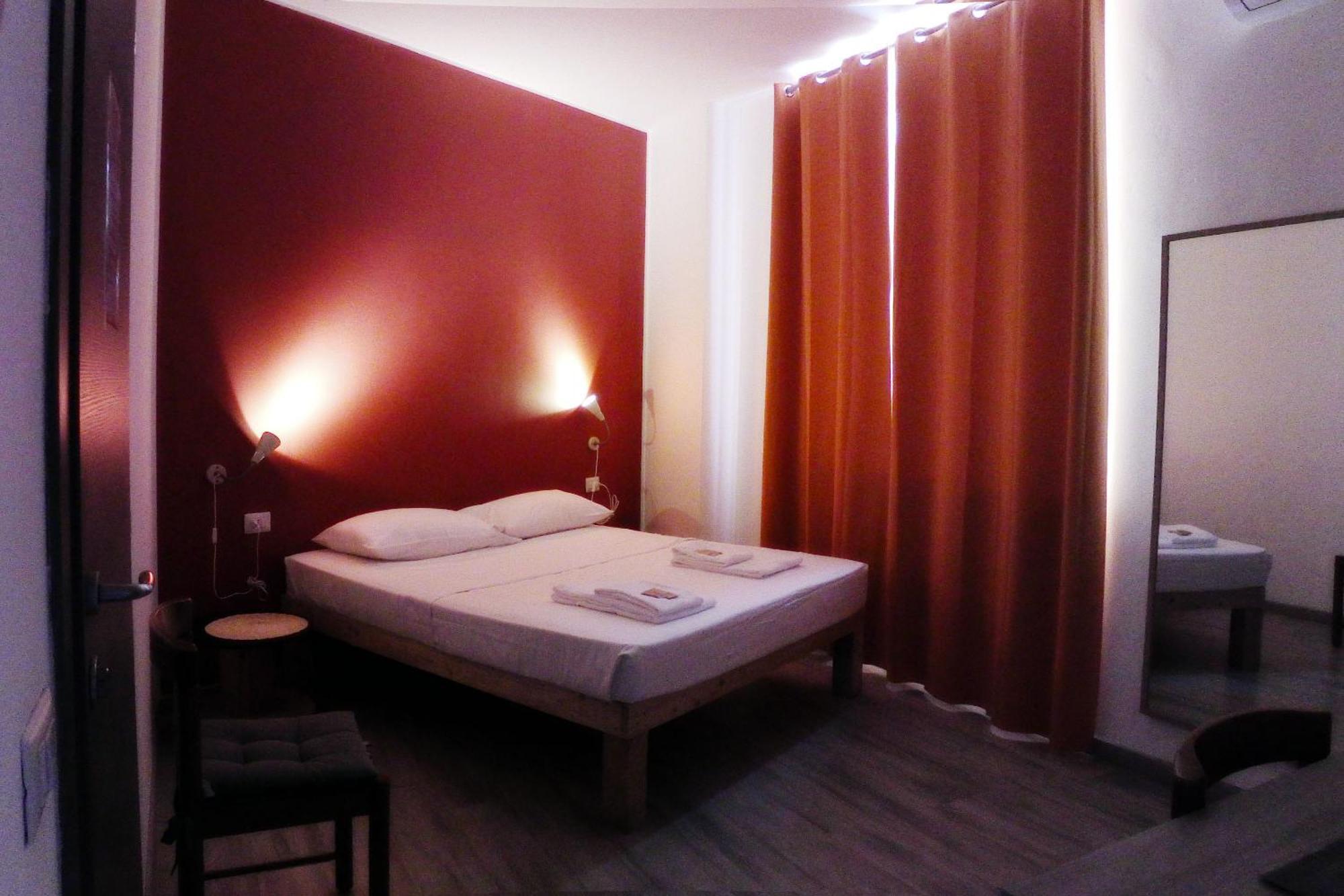 La Cordata Accommodation - Woodhouse Bike Hotel Cinisello Balsamo Εξωτερικό φωτογραφία